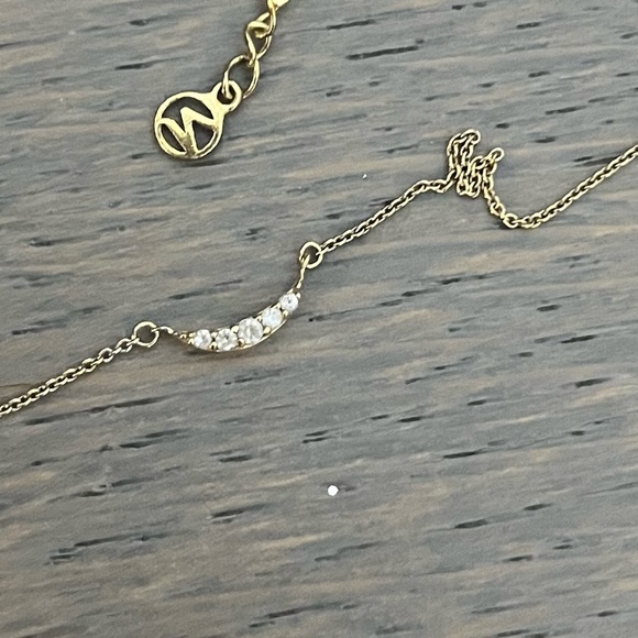 Amenities - Gold Smile Necklace - Picture 3 of 3